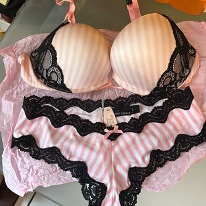 Victoria’s Secret Bombshell Bra Pink Set